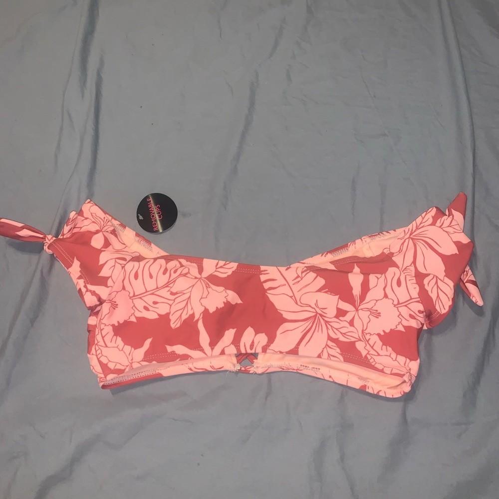 WOMENS SWIM TOP - Picture 2 of 3